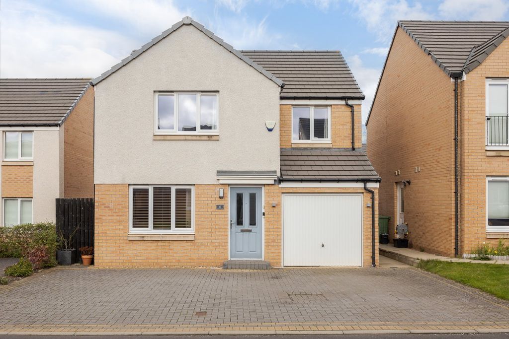 Property photo 1 of 35