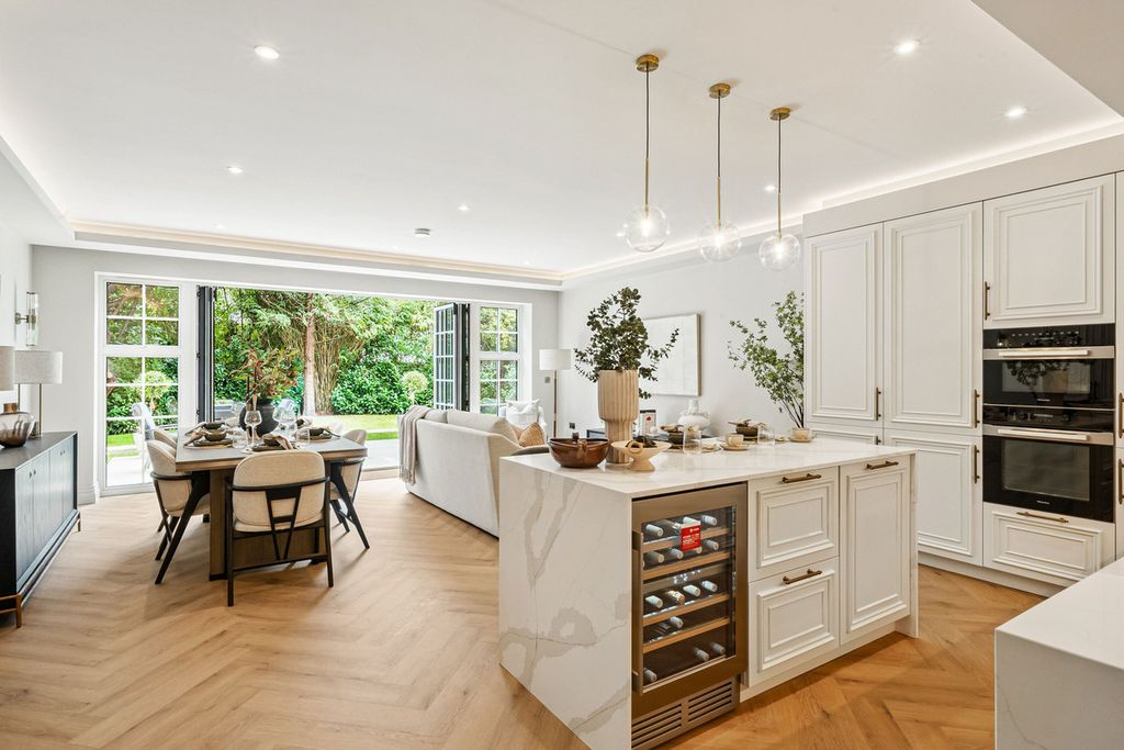 Property photo 1 of 35