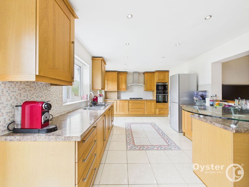 Property photo 3 of 23