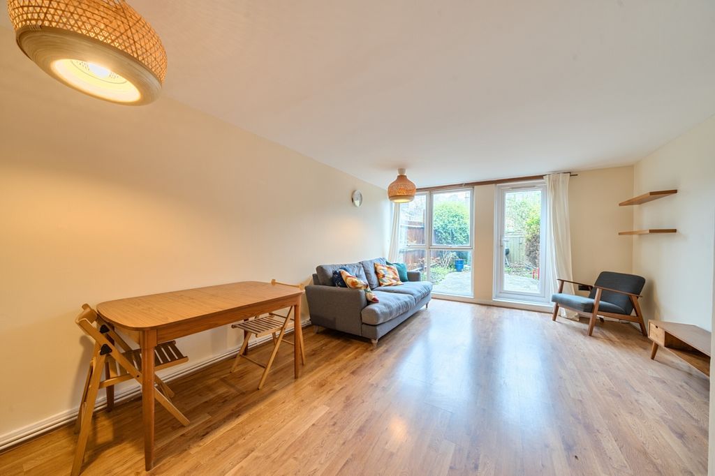 Property photo 2 of 18 Reception