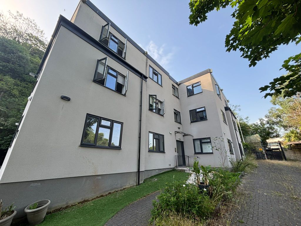 Property photo 1 of 6