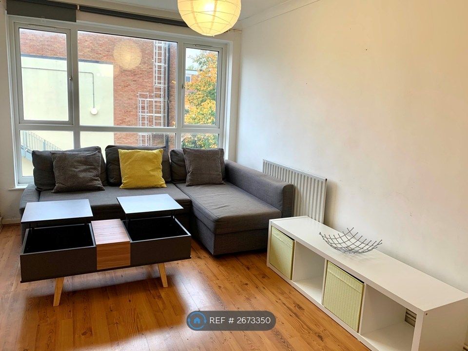 Property photo 1 of 19 Lounge