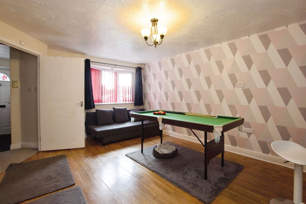 Property photo 3 of 16