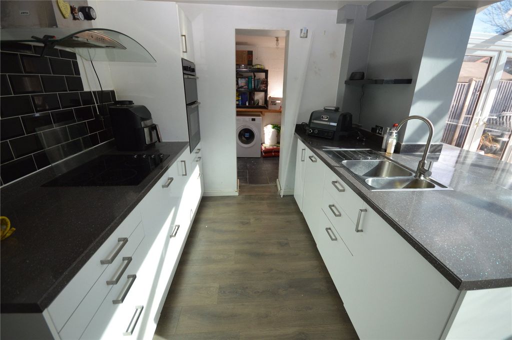 Property photo 3 of 12 Picture No. 06