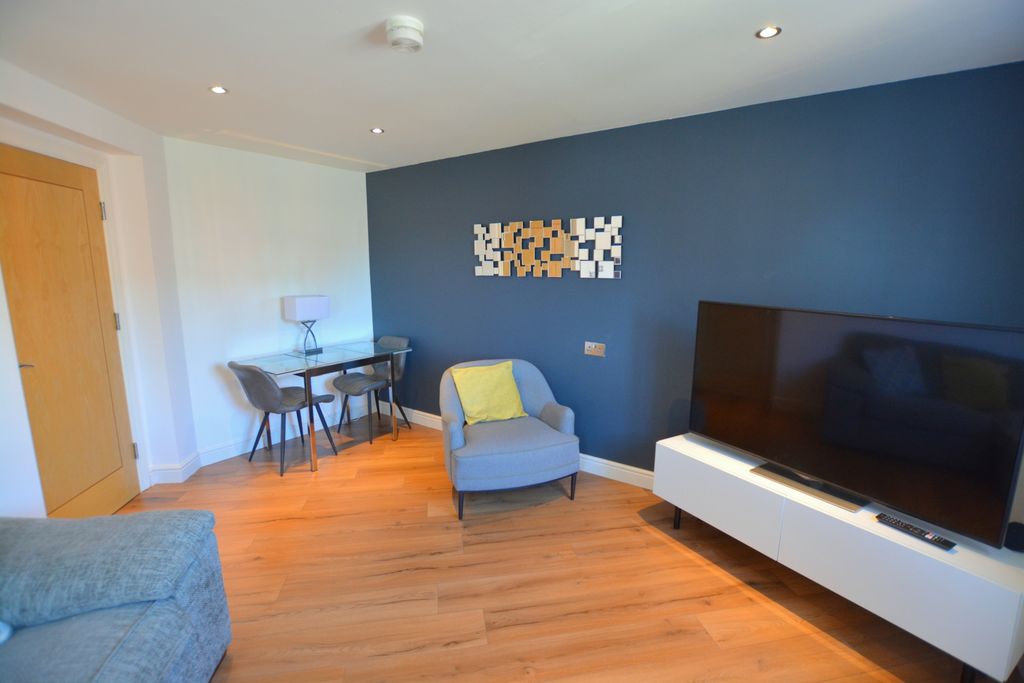 2 bed flat for saleCarrfield, Hyde SK14 photo 4