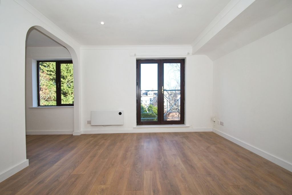 Property photo 2 of 17 Living/Dining Area