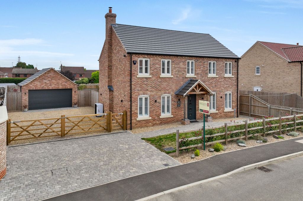 Property photo 1 of 51