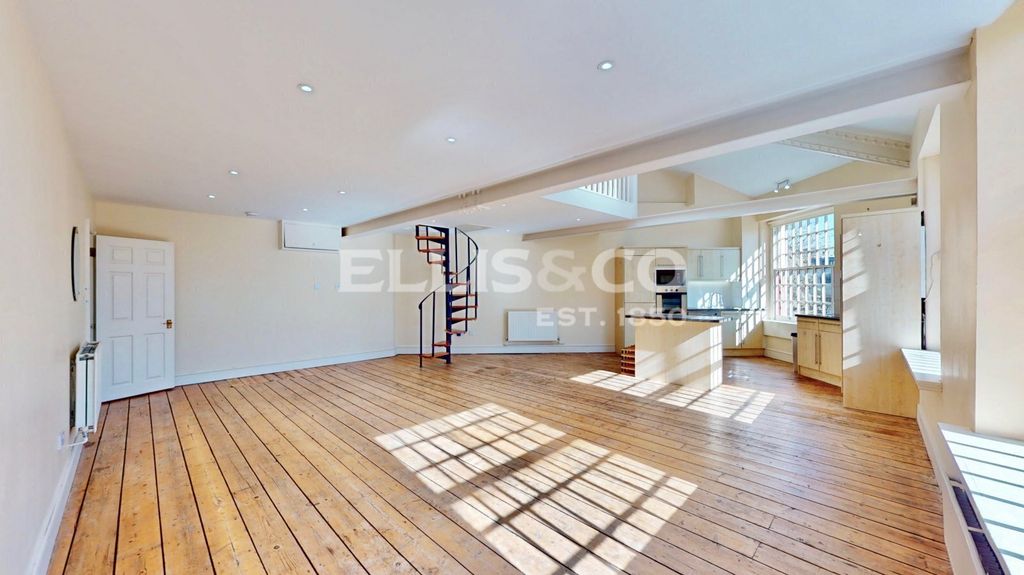 Property photo 2 of 24 Picture No. 27