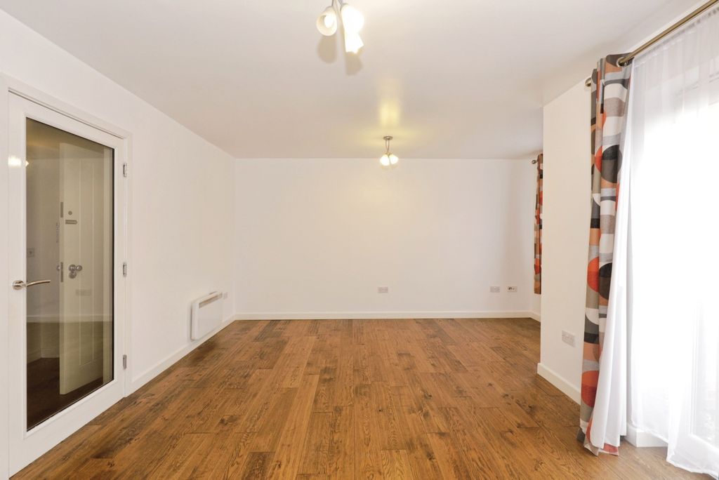 Property photo 3 of 12 Pbox-Img.Jpg