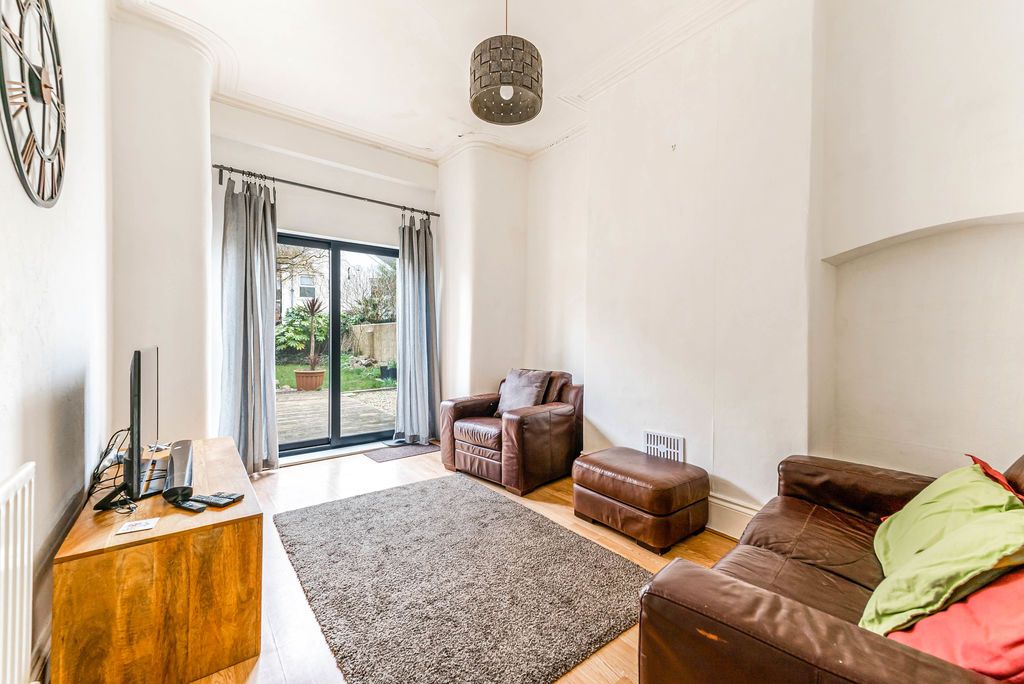 Property photo 2 of 12 Photo 1