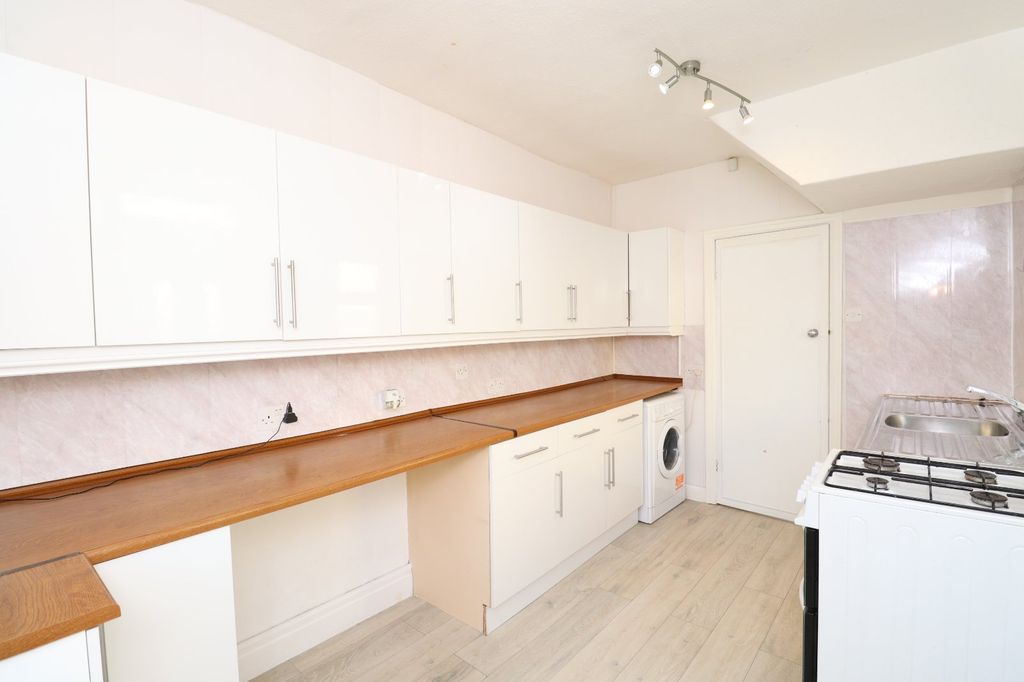 Property photo 3 of 13 Picture No. 28