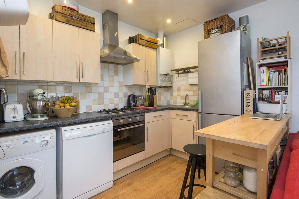 Property photo 2 of 10 Kitchen
