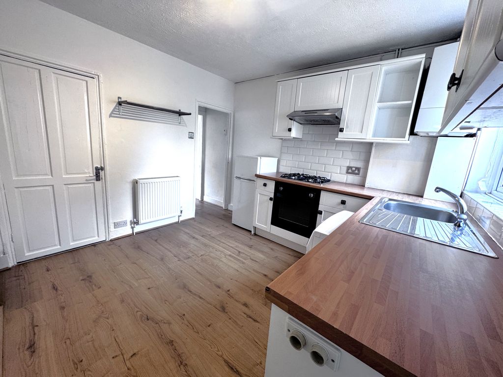 Property photo 2 of 12 Kitchen