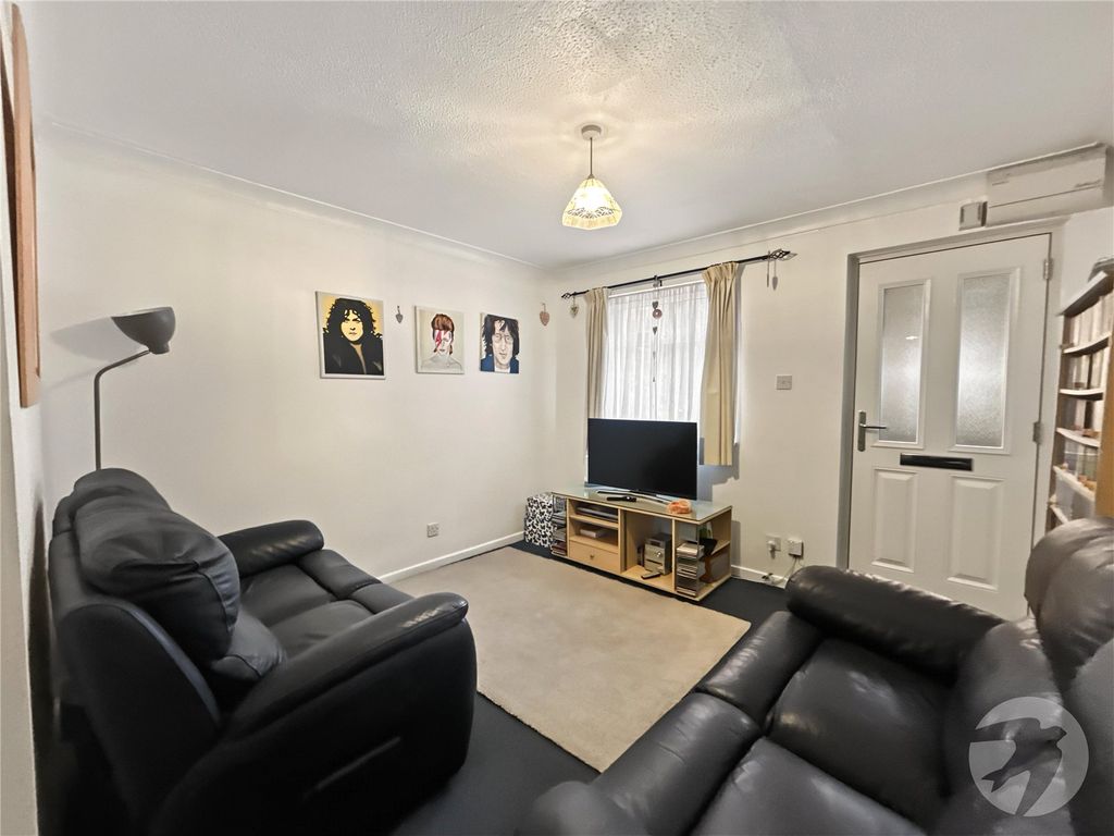 Property photo 3 of 15 Picture No. 05
