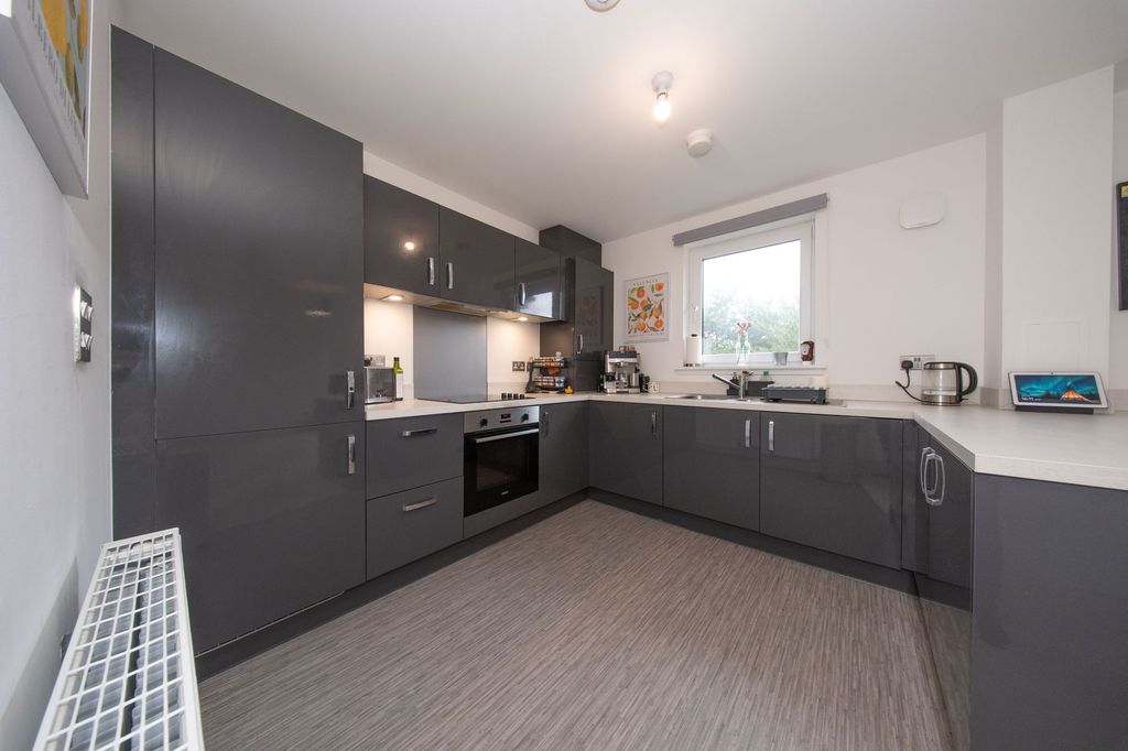 Additional image 7 of 2 bed flat for saleKaims Crescent, Livingston EH54