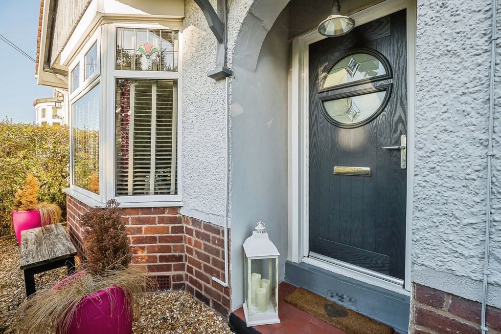 Property photo 3 of 31 Front