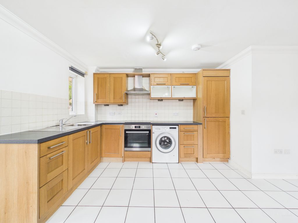 Property photo 2 of 9 Cam01920G0-Pr0060-Still004