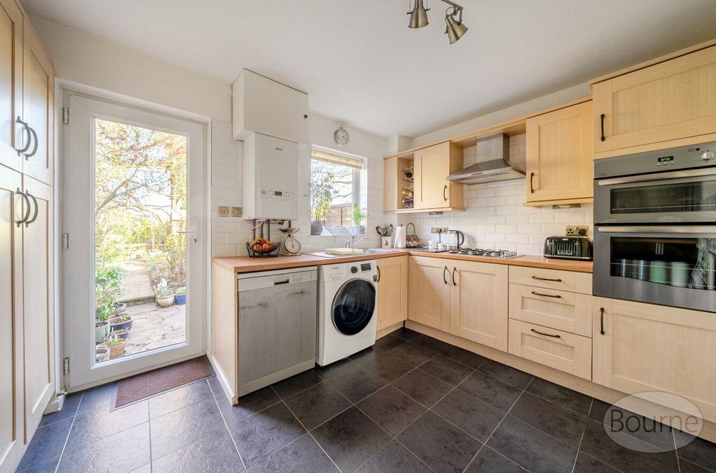 Property photo 3 of 12 132B1379-d68A-4c6...