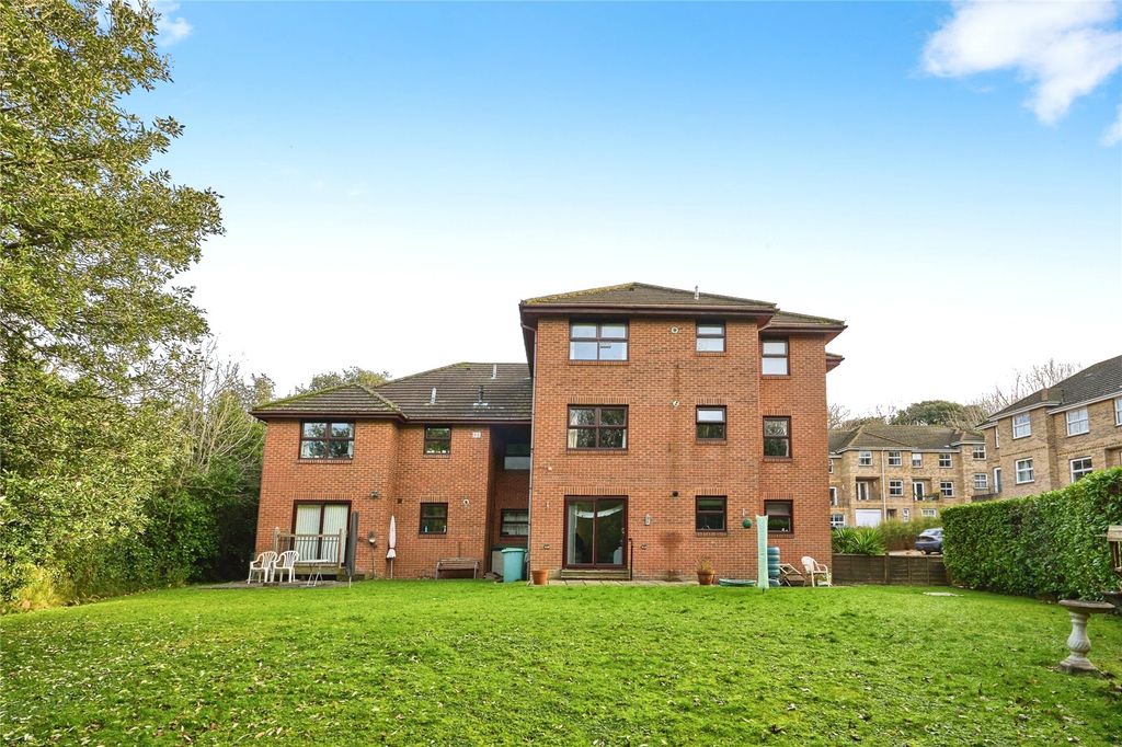 Property photo 1 of 12 Picture No. 15