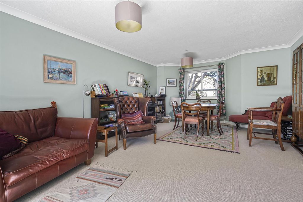 Property photo 3 of 12 19_80135.Jpg