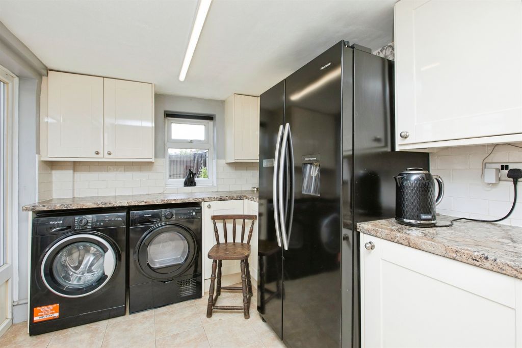 Property photo 3 of 34