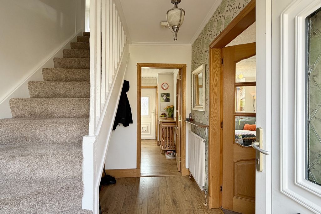 Property photo 2 of 29