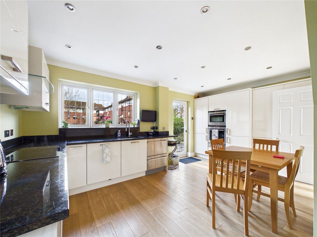 Property photo 2 of 17 Picture No. 09