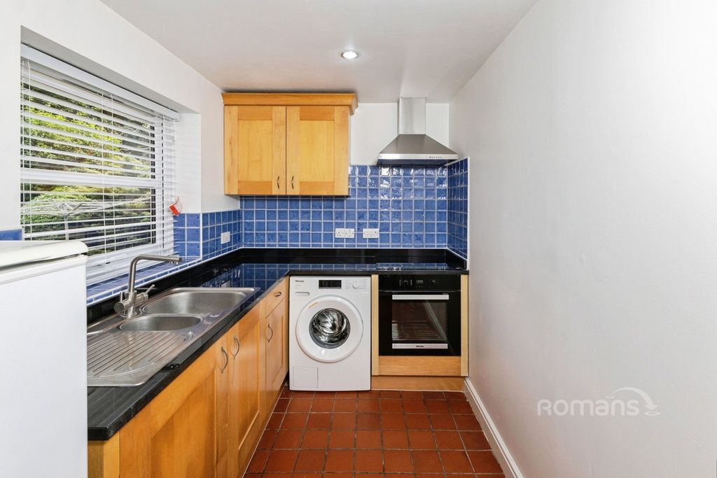Property photo 3 of 11 Pbox-Img.Jpg