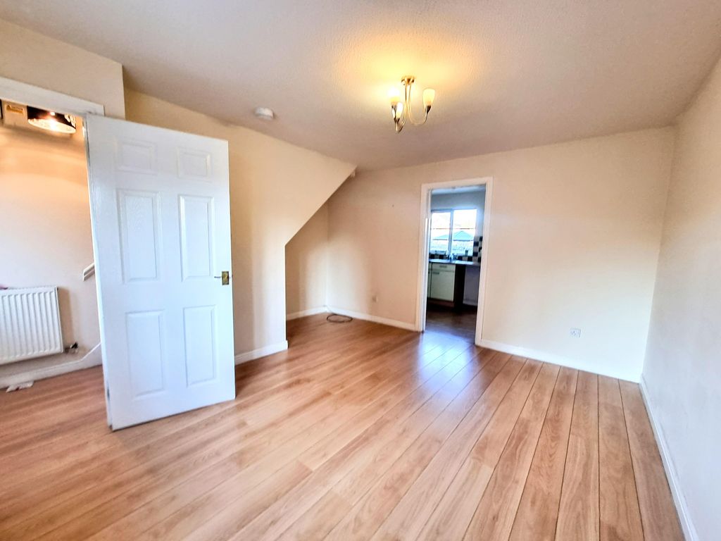 Property photo 2 of 8 Bedroom