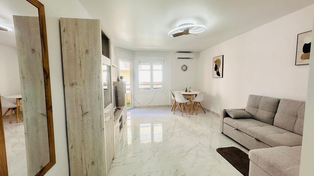 Property photo 2 of 27