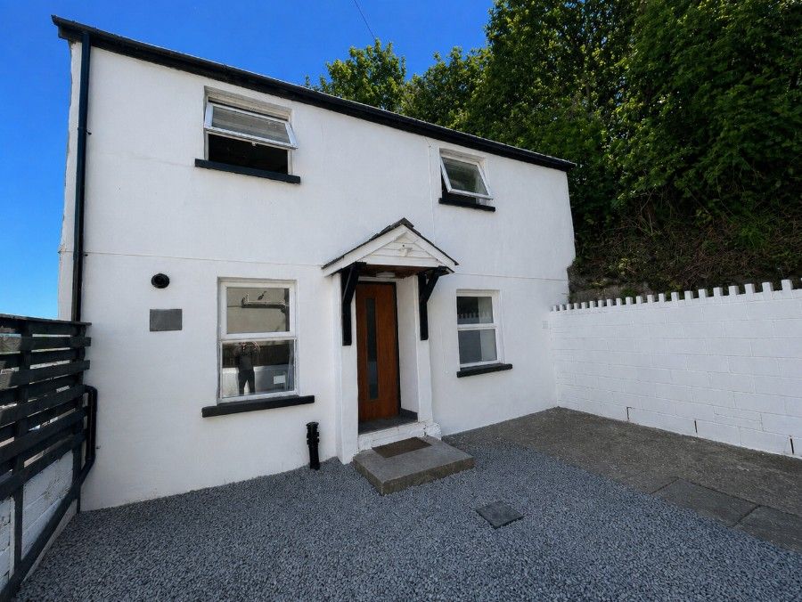 Property photo 1 of 9