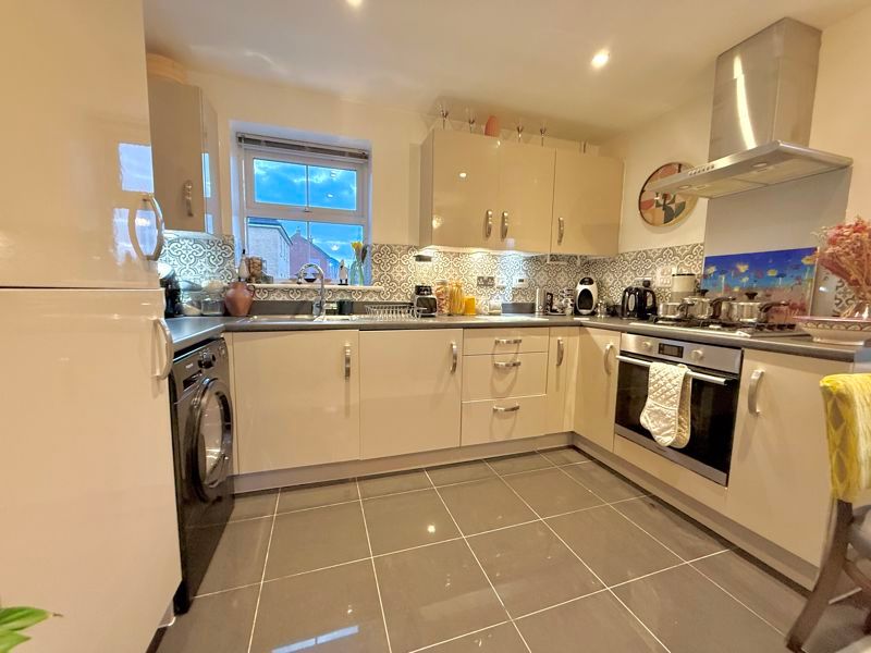 Property photo 2 of 16 Kitchen