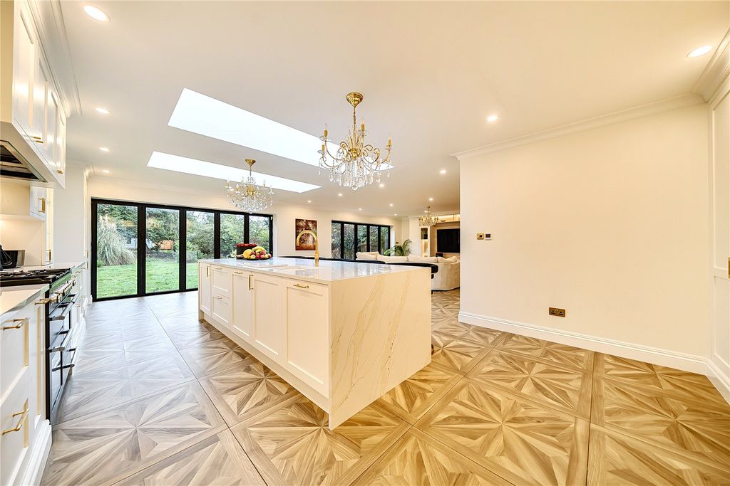 Property photo 2 of 44 Picture No. 43