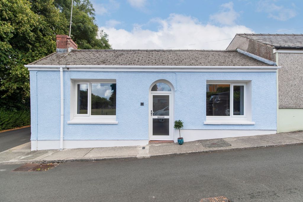 Property photo 1 of 24