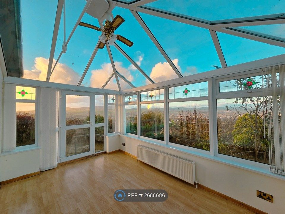 Property photo 2 of 33