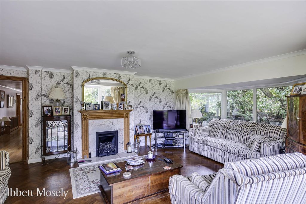 Property photo 2 of 20 8 Reception Room.Jpg