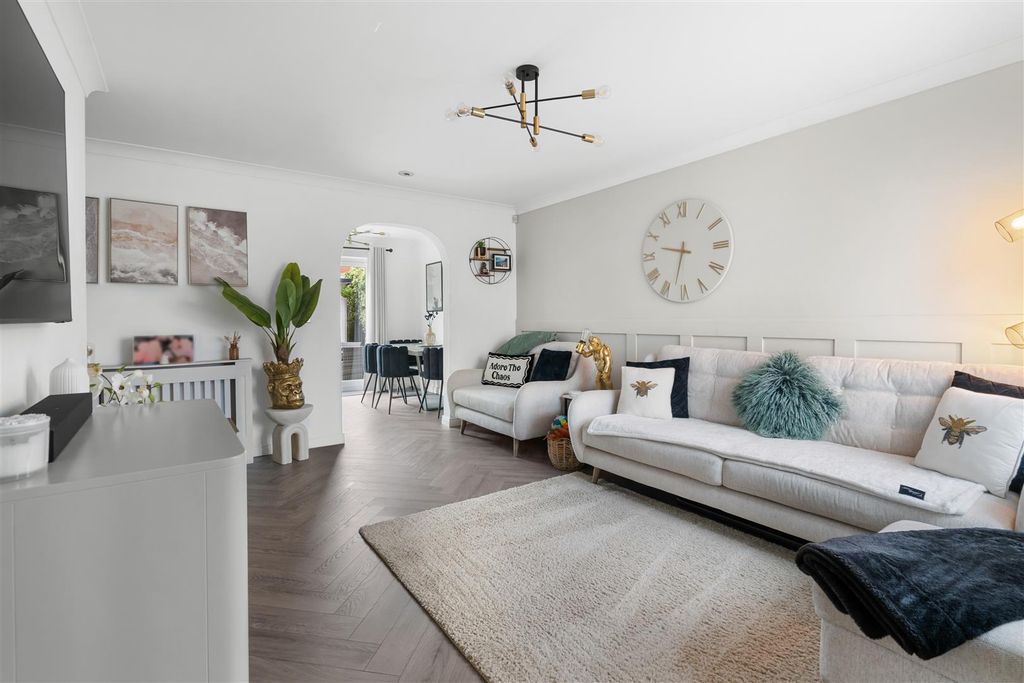 Property photo 3 of 24