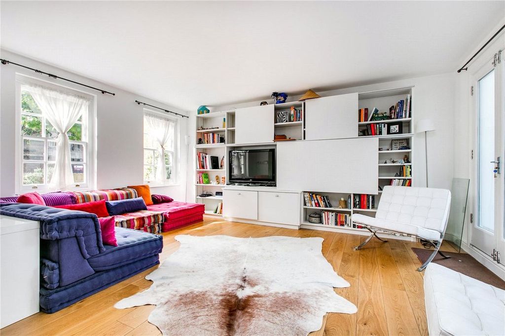 Property photo 2 of 8