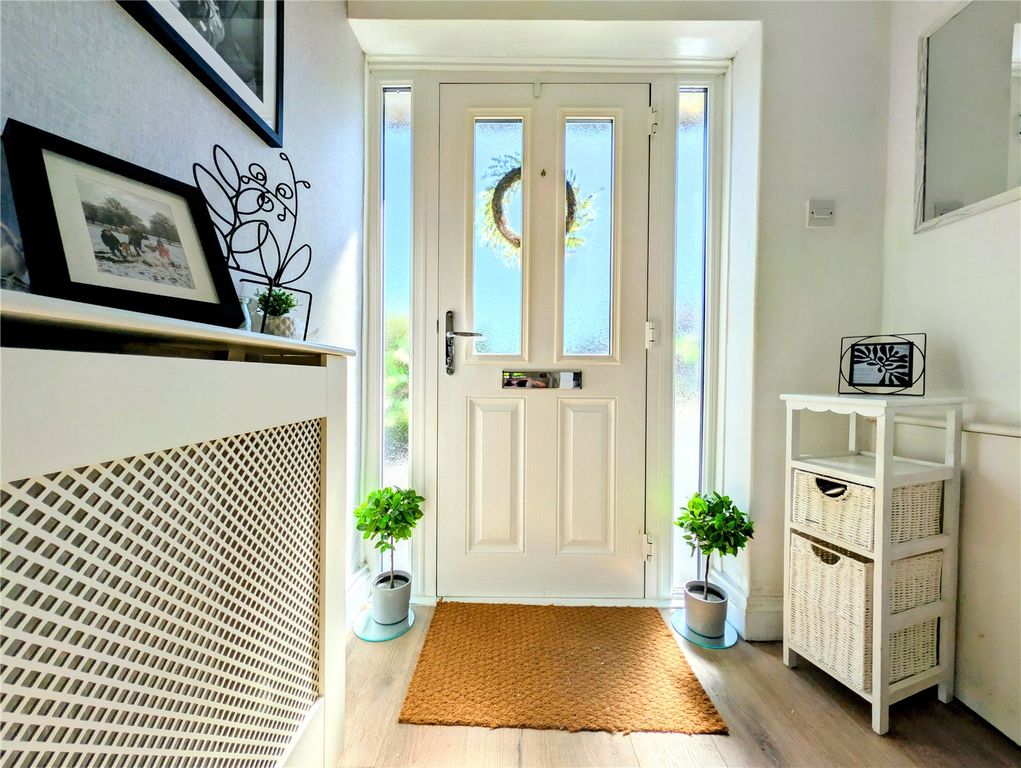 Property photo 3 of 30 Entrance Hallway