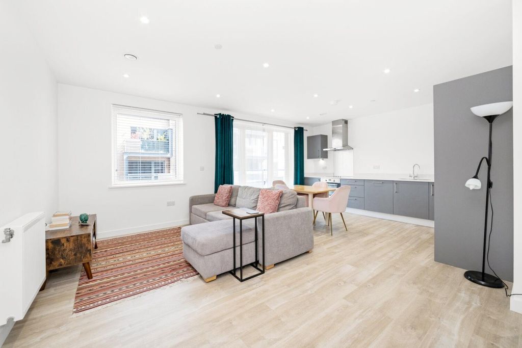 Property photo 2 of 9