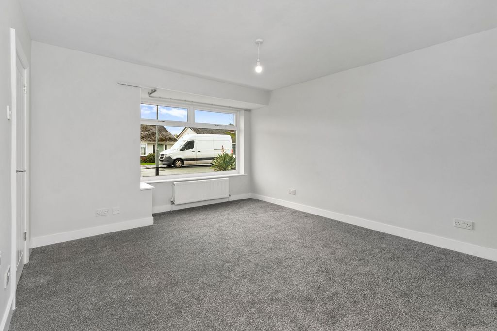 Property photo 2 of 29