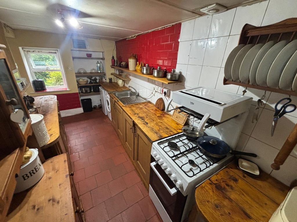 Property photo 3 of 33