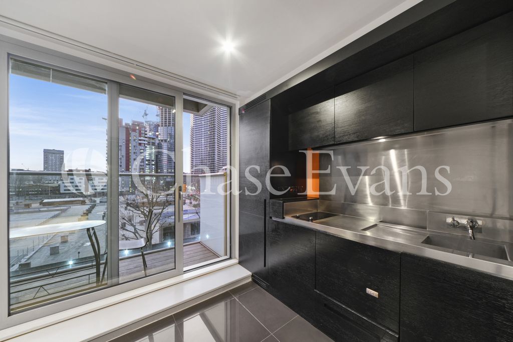 Property photo 2 of 12 West Tower, Pan Peni