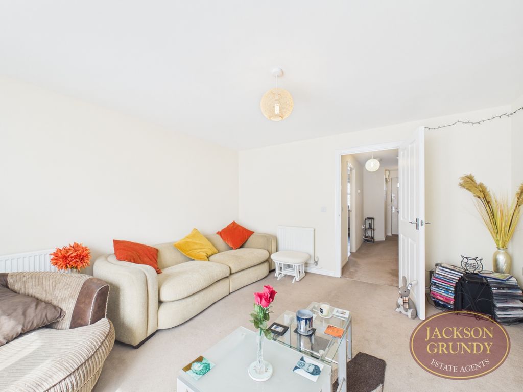 Property photo 3 of 15 Walkers Way