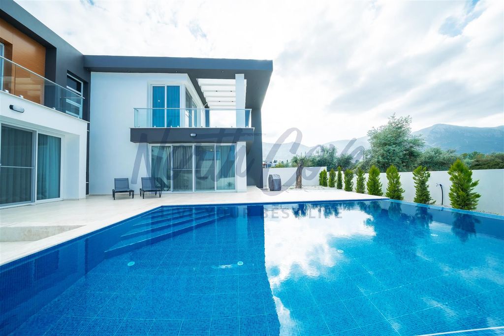 Property photo 1 of 72