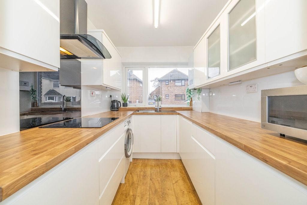 Property photo 2 of 16 Picture 2