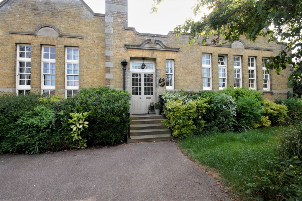 Property photo 1 of 21