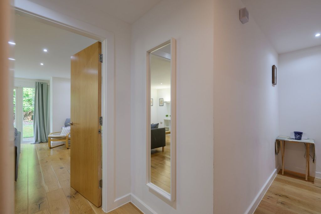 Property photo 3 of 20 Hall