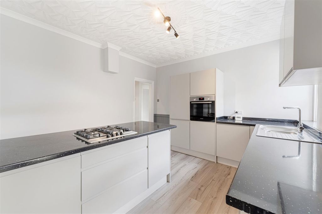 Property photo 3 of 16 Kitchen/Diner