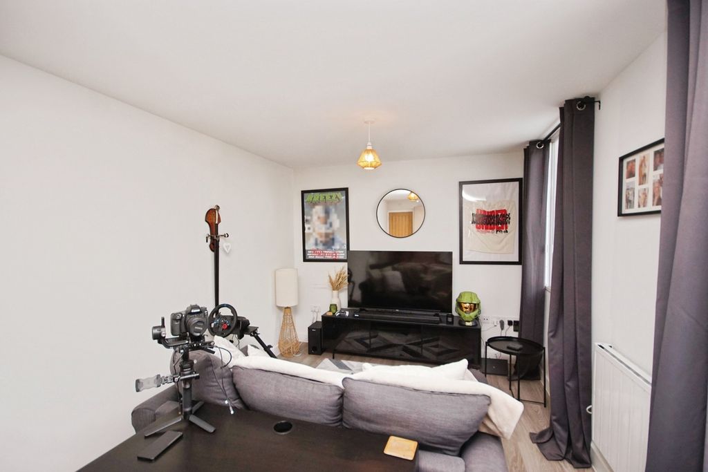 Property photo 2 of 14 Photo